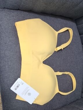 Athleta Seamless Yellow Wireless Bra